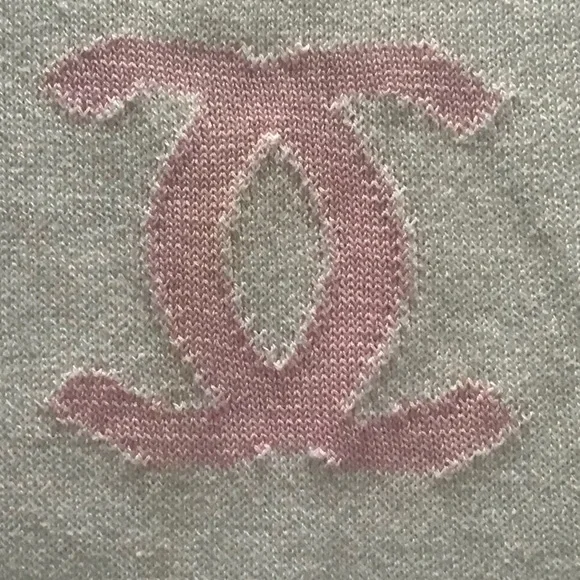 Chanel - Picture 2 of 7